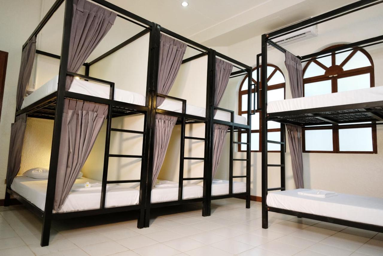 Mad Monkey Dumaguete Hostel Dumaguete City ภายนอก รูปภาพ
