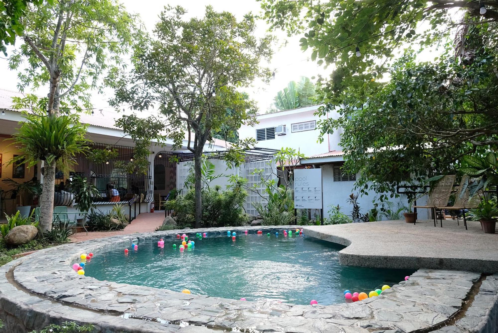 Mad Monkey Dumaguete Hostel Dumaguete City ภายนอก รูปภาพ
