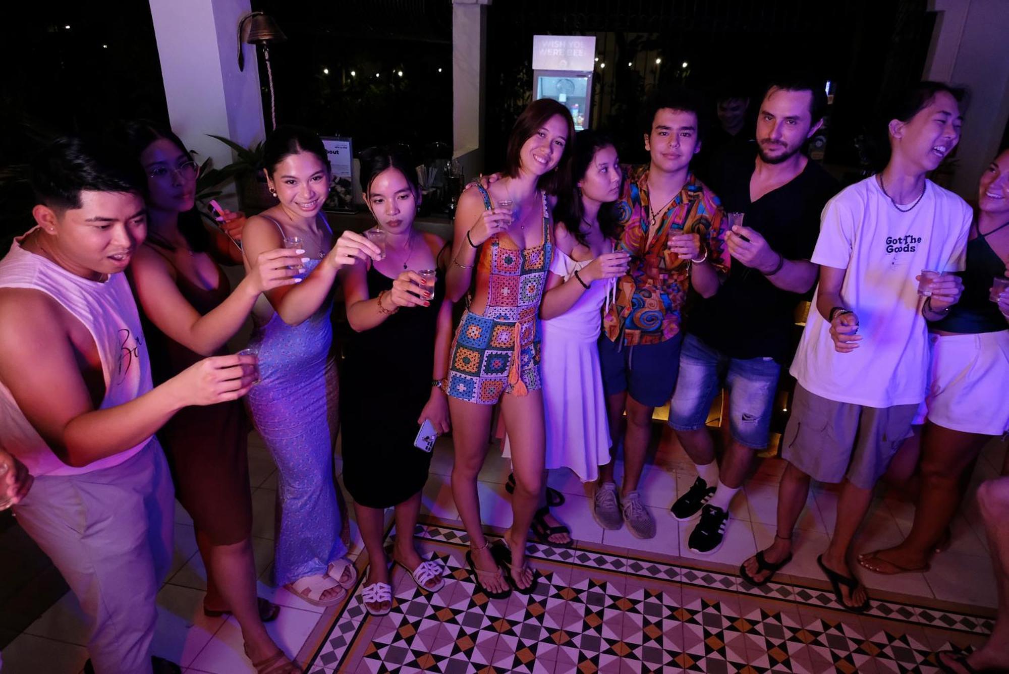 Mad Monkey Dumaguete Hostel Dumaguete City ภายนอก รูปภาพ