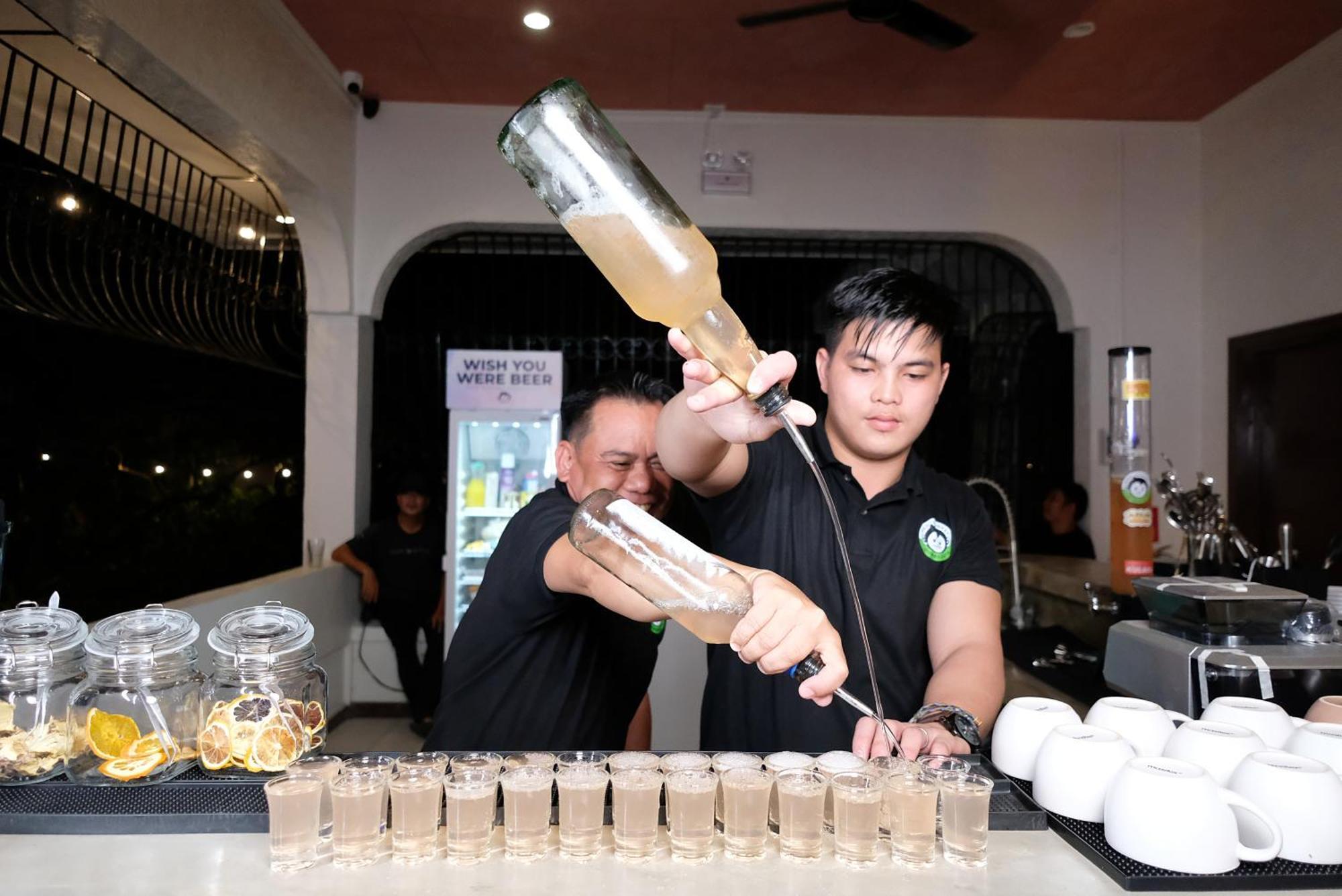 Mad Monkey Dumaguete Hostel Dumaguete City ภายนอก รูปภาพ